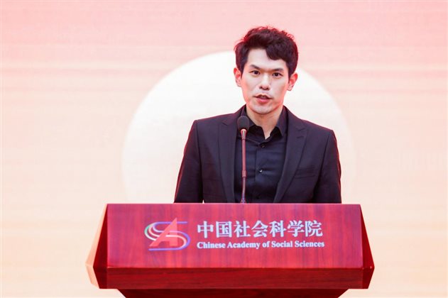 怪诞的表哥